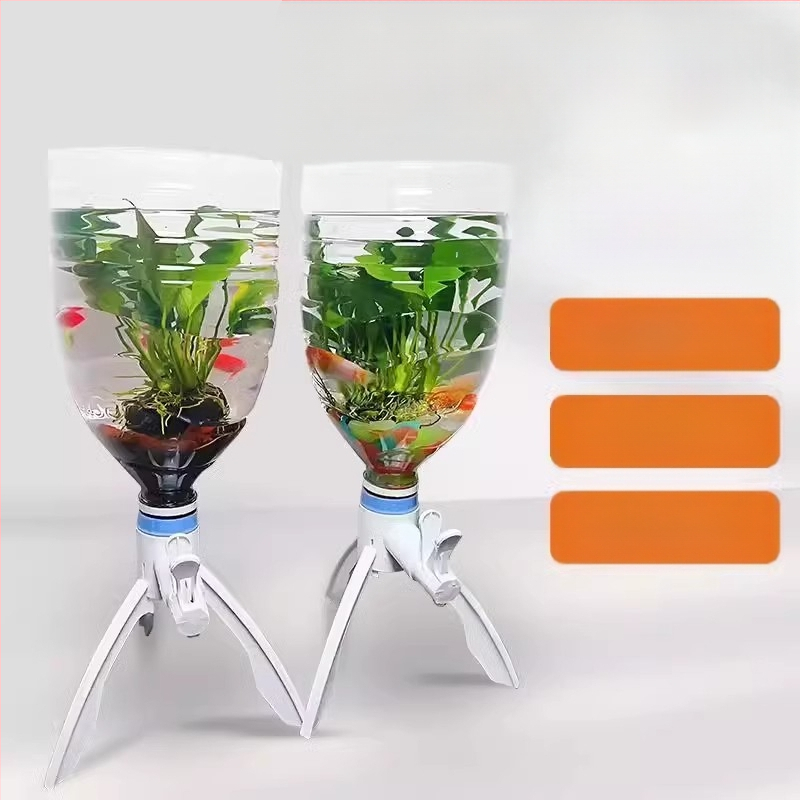 DIY műanyag akváriumi vízforgalmazó eszköz fordított háromlábú ásványvíz-palackkal