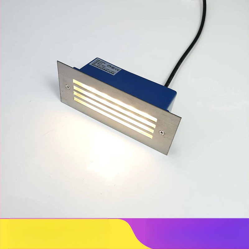 LED laiptų šviestuvas lauko įstatomas, modelis 2245, 220V įvestis, 10 LED, 110 lm, IP55