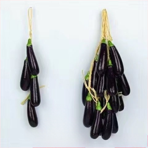 Vaisių ir daržovių vėrinė su kukurūzu, raudonąja paprika, česnaku ir dirbtiniais žemės riešutais – Kinų stiliaus dekoratyvinis aksesuaras namams ir restoranams (dovana bendraklasiams; Kalėdos; naujakuriams)