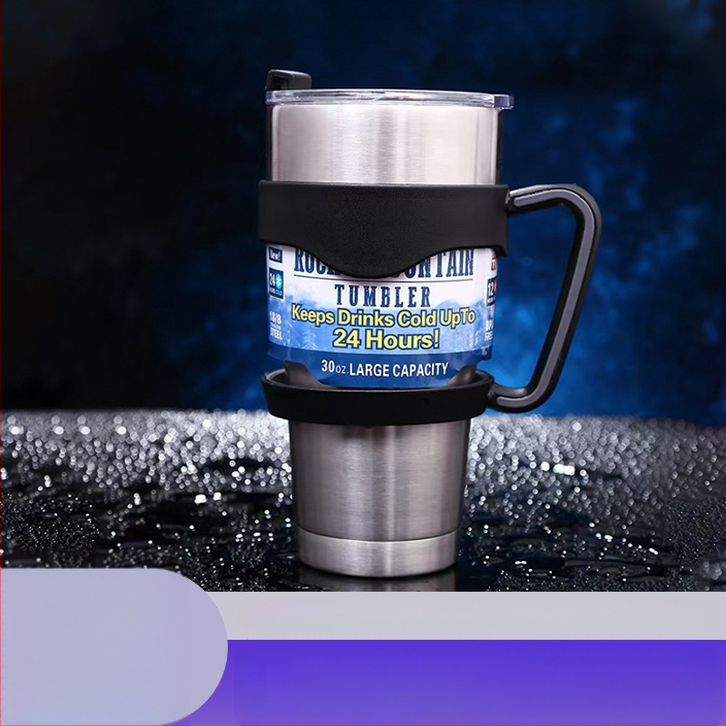 Puodelių rinkinys su plastine rankena ir automobilio puodelio laikiklis — Gold, Medžiaga: Audinys, Spausdintas logotipas, Personalizavimas, Modernus minimalistinis stilius, Pirmaklasė kokybė.