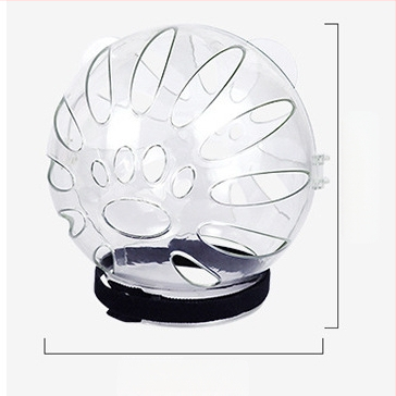 Katės kosminė skrybėlė su Elžbietos apykakle – prieš laižymą, monochrominis raštas, PET medžiaga, karikatūrinis stilius