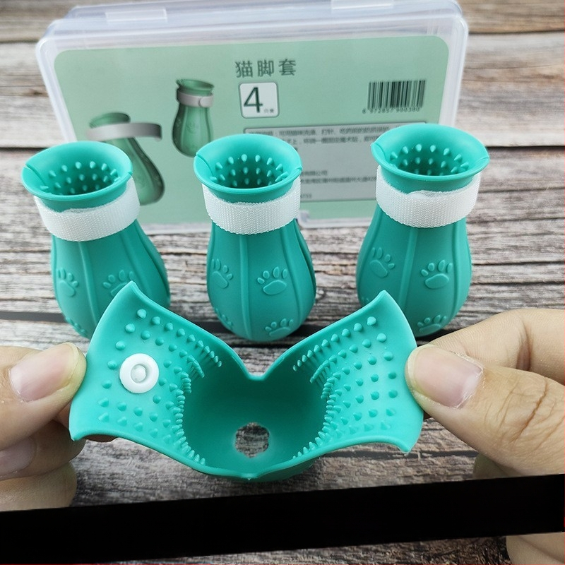 Katės kosminė skrybėlė su Elžbietos apykakle – prieš laižymą, monochrominis raštas, PET medžiaga, karikatūrinis stilius