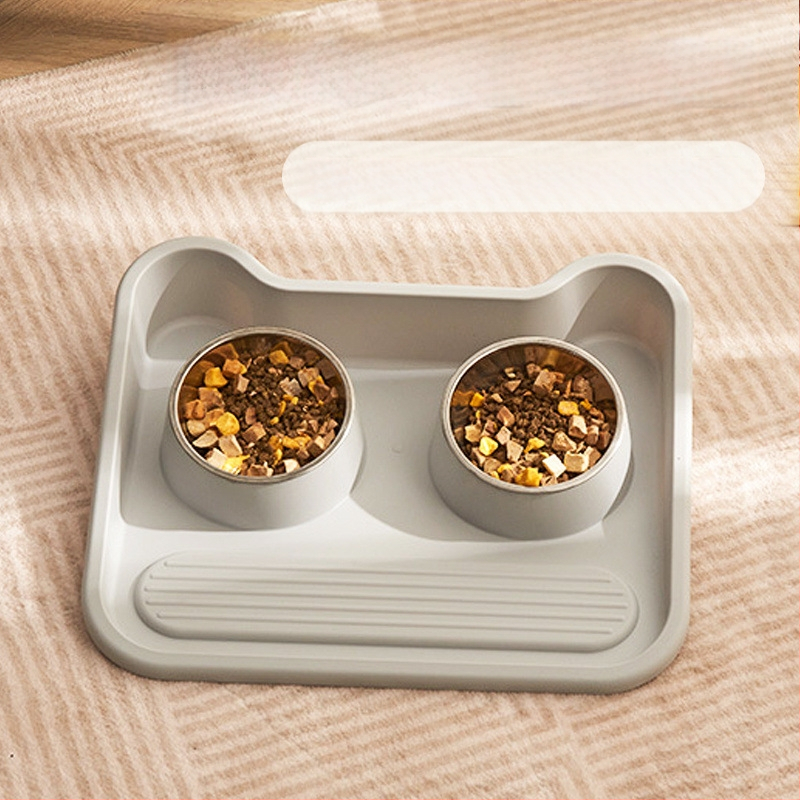 Két részes rozsdamentes acélból készült tál macskáknak és kutyáknak, kiöntés elleni kialakítás, beépített víz- és ételtál, nyakvédő funkció