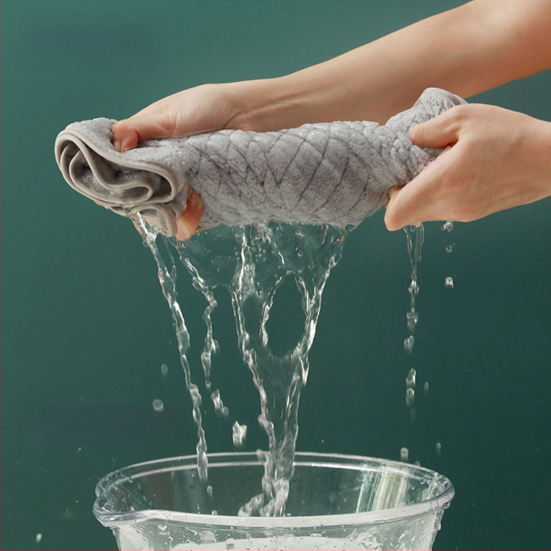 Koralinio fliso turbaninis rankšluostis su vertikaliosiomis juostelėmis, svoris 50–80 g