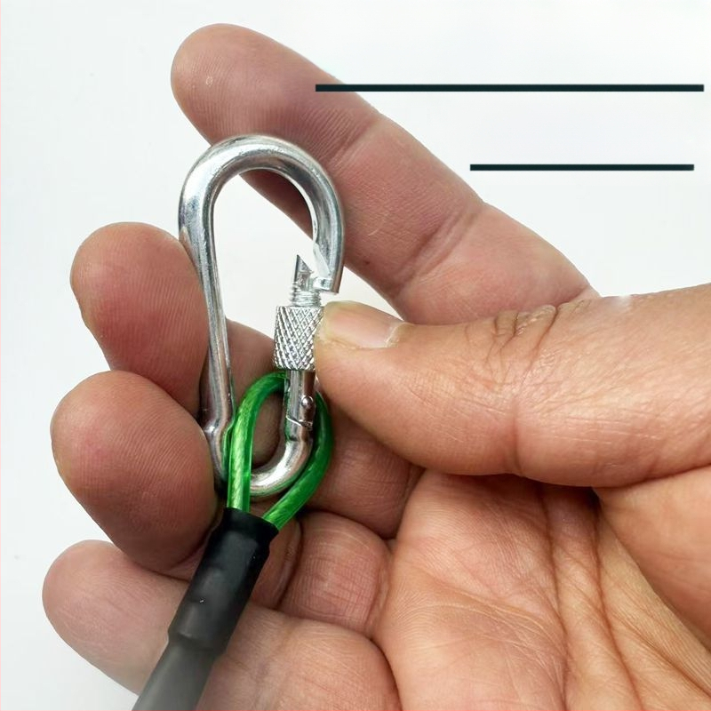 Užrakinamas žvejybos karabinas su sustiprintu plieno vielos lynu didelėms žuvims