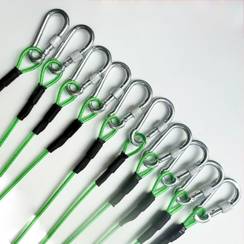 Užrakinamas žvejybos karabinas su sustiprintu plieno vielos lynu didelėms žuvims