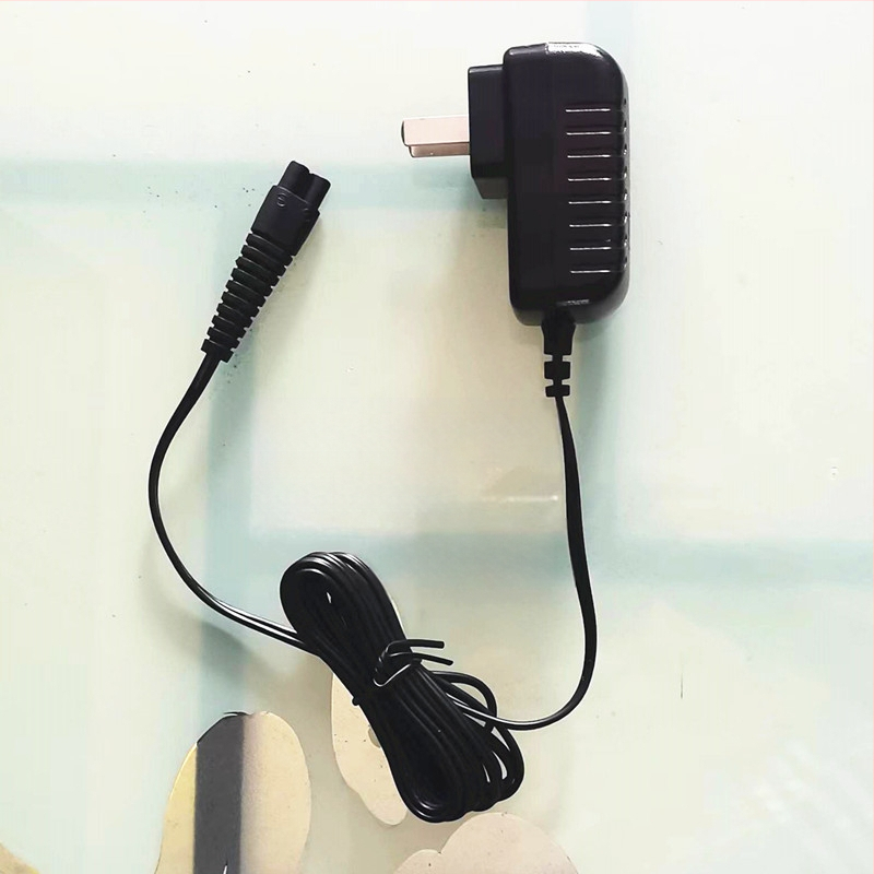 Condor įkraunamas plaukų kirpimo prietaisas namų naudojimui, keraminis peilis, nuimama plaunama pjovimo galvutė, įmontuota baterija 2000–4000 mAh, veikimo laikas 3–6 valandos, žemas triukšmas