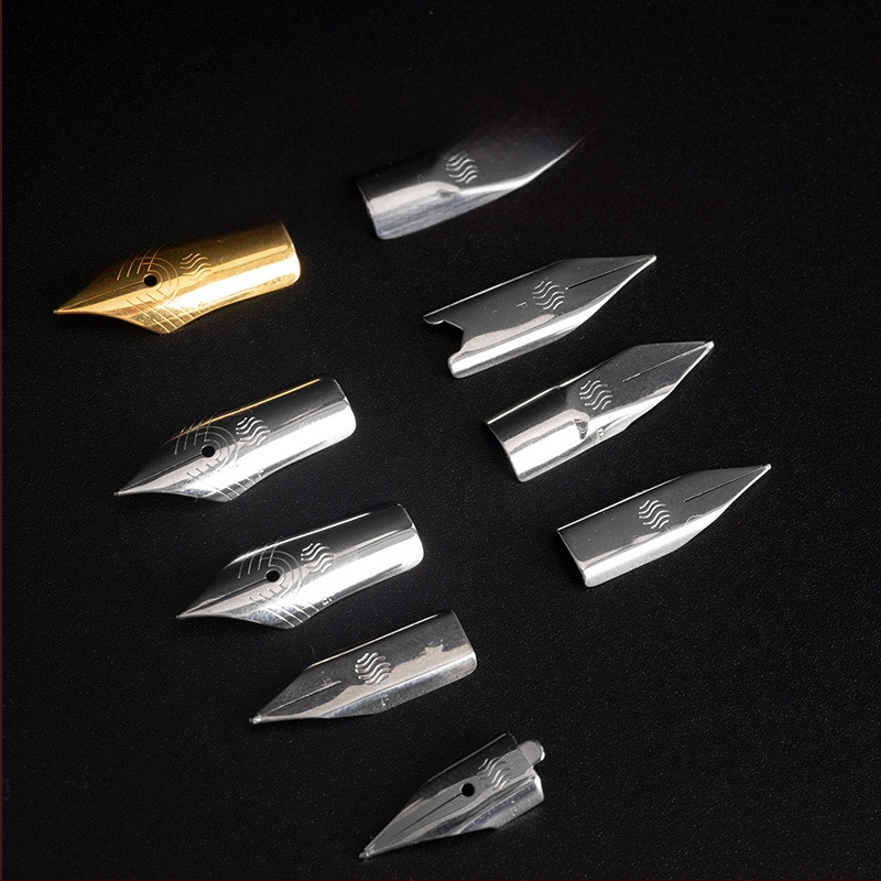 Pakeičiami nib patarimai Schneider plunksnako BK402/406/402+410 (Prekės ženklas: Schneider; Suderinamumas: BK402/406/402+410; Importuoti: Ne; Dovana: Ne)