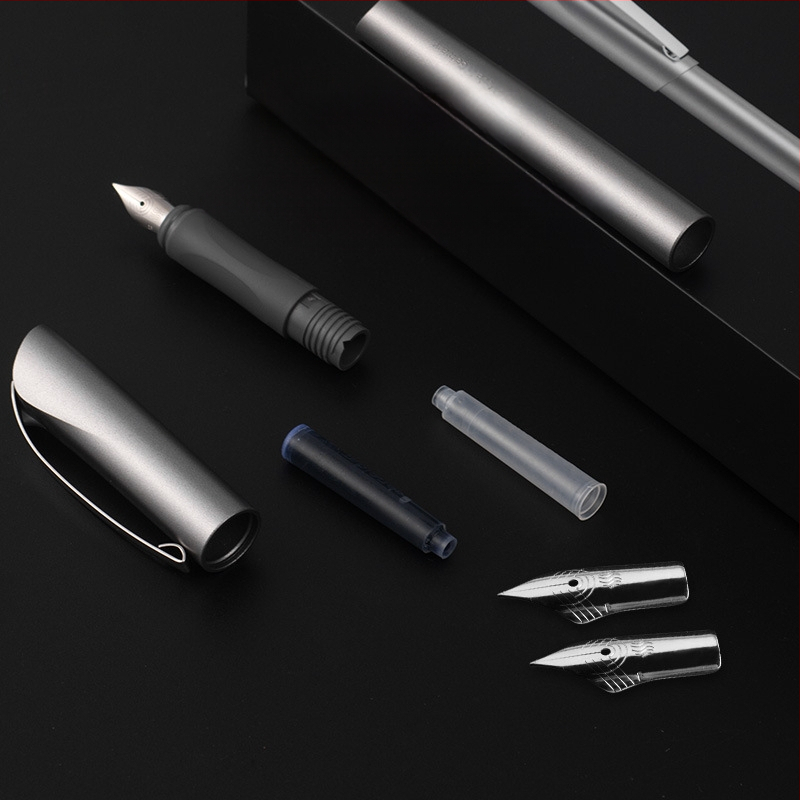 Pakeičiami nib patarimai Schneider plunksnako BK402/406/402+410 (Prekės ženklas: Schneider; Suderinamumas: BK402/406/402+410; Importuoti: Ne; Dovana: Ne)