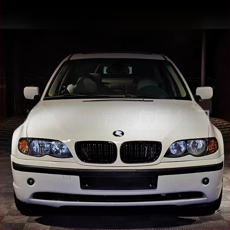 BMW 3‑серия E46 предна решетка — ABS пластмаса, пасва на модели 1997–2004 г., монтаж върху предна броня