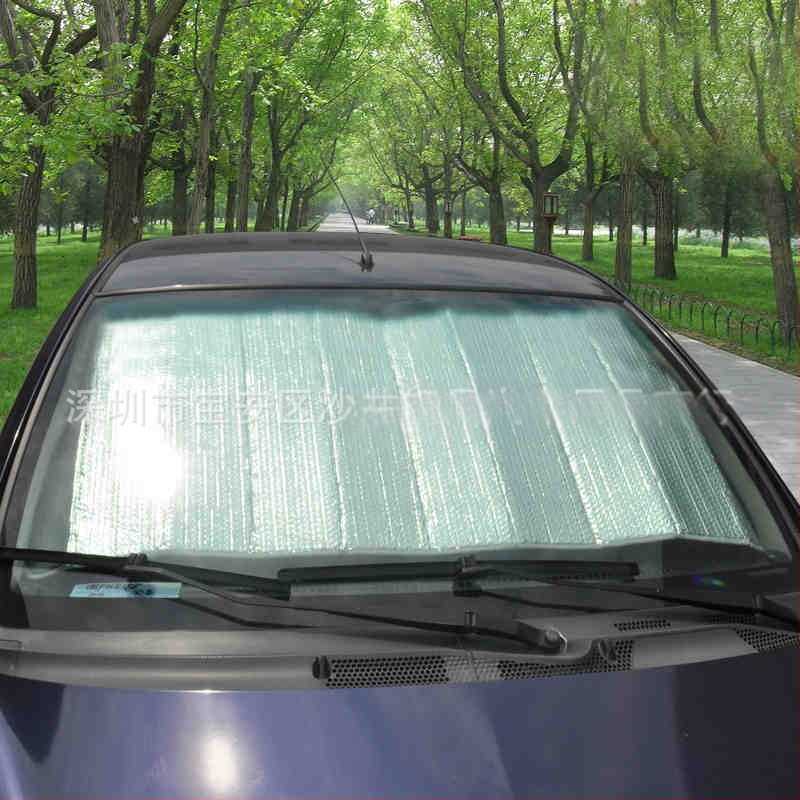 Automobilio saulės skydelis su aliuminine folija, dryžių raštas, tvirtinimas siurbtukais, priekinio stiklo apsauga nuo radiacijos