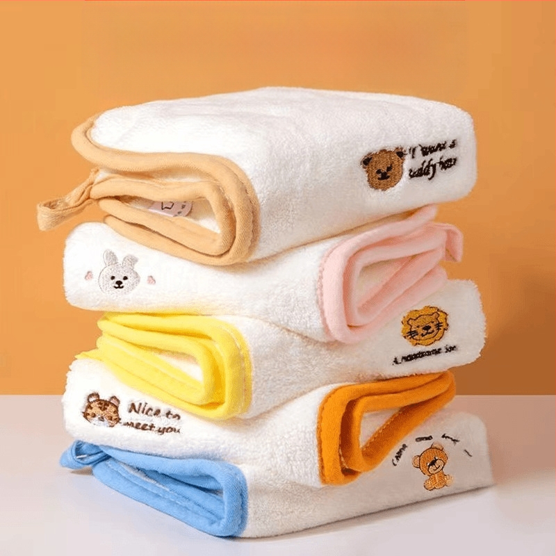 5 vnt vaikų kvadratinių veido rankšluosčių iš koralinio veliūro, Spider-Man animacinis dizainas, 25 g, su logotipo spausdinimu