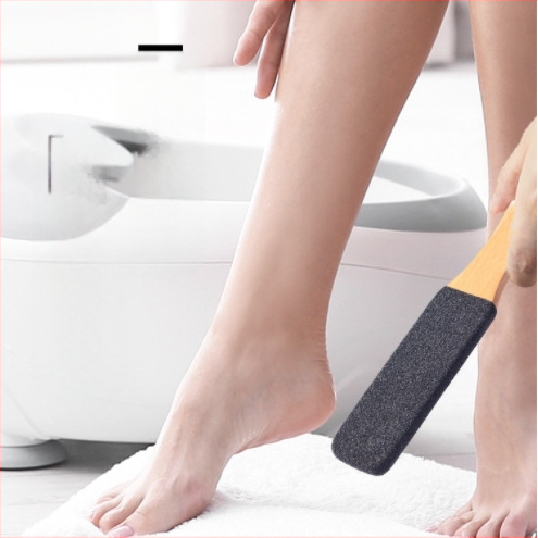 Kāju failu ar silīcija karbīdu mikrodermabrasijai, ozolkoka rokturis, ovāla forma, iepakojumā 600 gab., paredzēts mirušas ādas noņemšanai