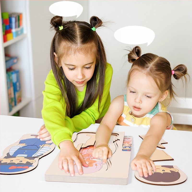 Medinė plokščia dėlionė žmogaus kūno struktūrai su sluoksniuojamais organais ir kaulais; medžiaga: mediena; kategorija: plokščias dėlionė; tinkama vaikams 4–6 metų; DIY galimybė; pritaikymas pagal brėžinį