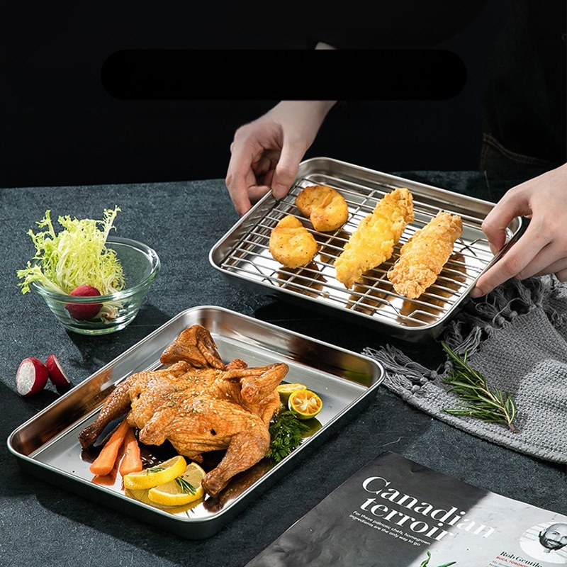 Nerūdijančio plieno griliavimo plokštelė kepimui – kvadratinė, plokščias dugnas ir alyvos nubėgimo grotelės