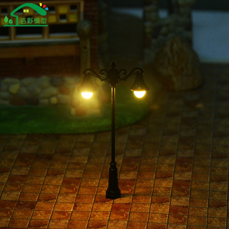 Модел за пясъчни сцени – Желязо, европейска антична дворна улична лампа, мащаб 1:75–1:150, статичен, персонализация по поръчка