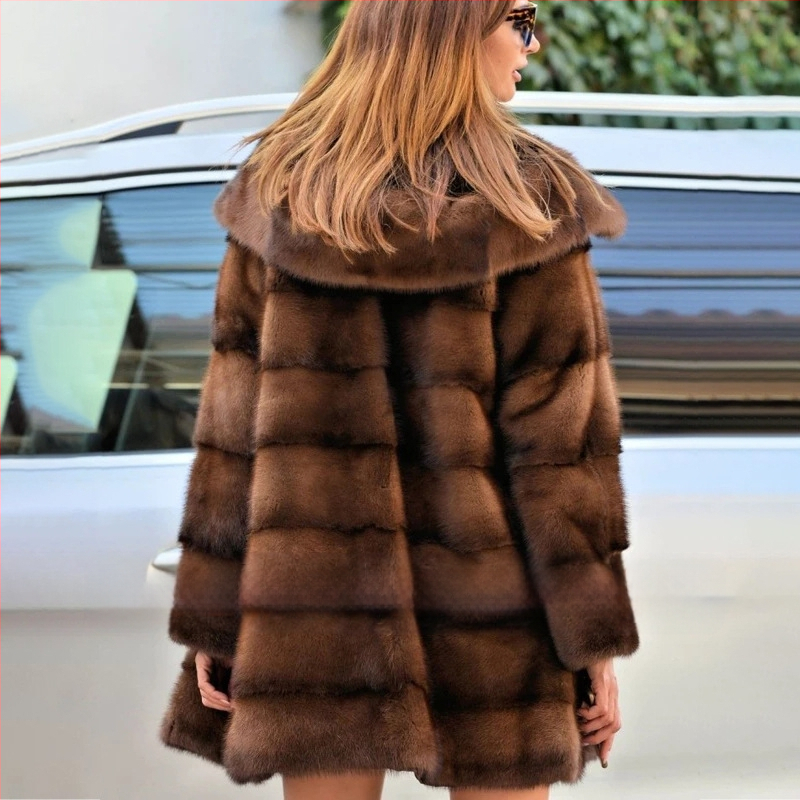 Palton damă din blană artificială, lungime medie, glugă, mâneci lungi, stil elegant