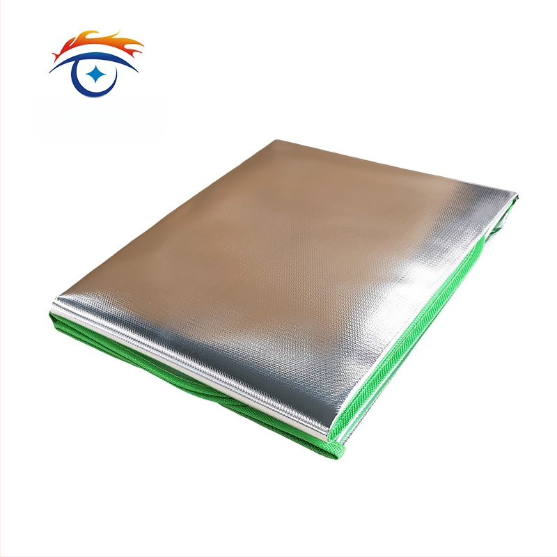 LB Ugniasaugos antklodė namams ir lauko kepsninėms, stiklo pluošto audinys su aliuminio folijos danga, modelis LBFHT, gaisro prevencija