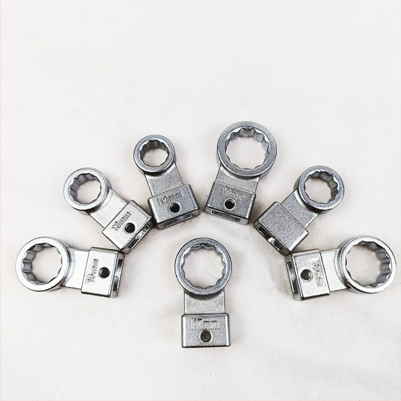 Ленточен ключ, 15-части комплект със сменяеми глави, хромирана повърхност, хром-ванадиева стомана, тегло 1.7