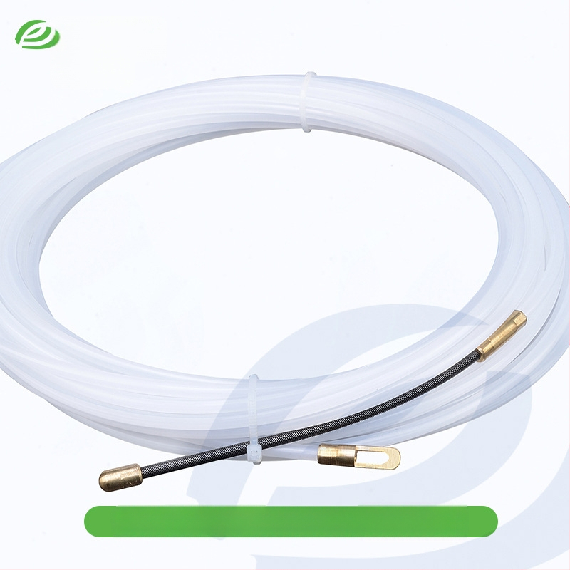 Najlonska vodilica za prolaz kablova kroz zid za elektroinstalacije — Terence, Zhejiang