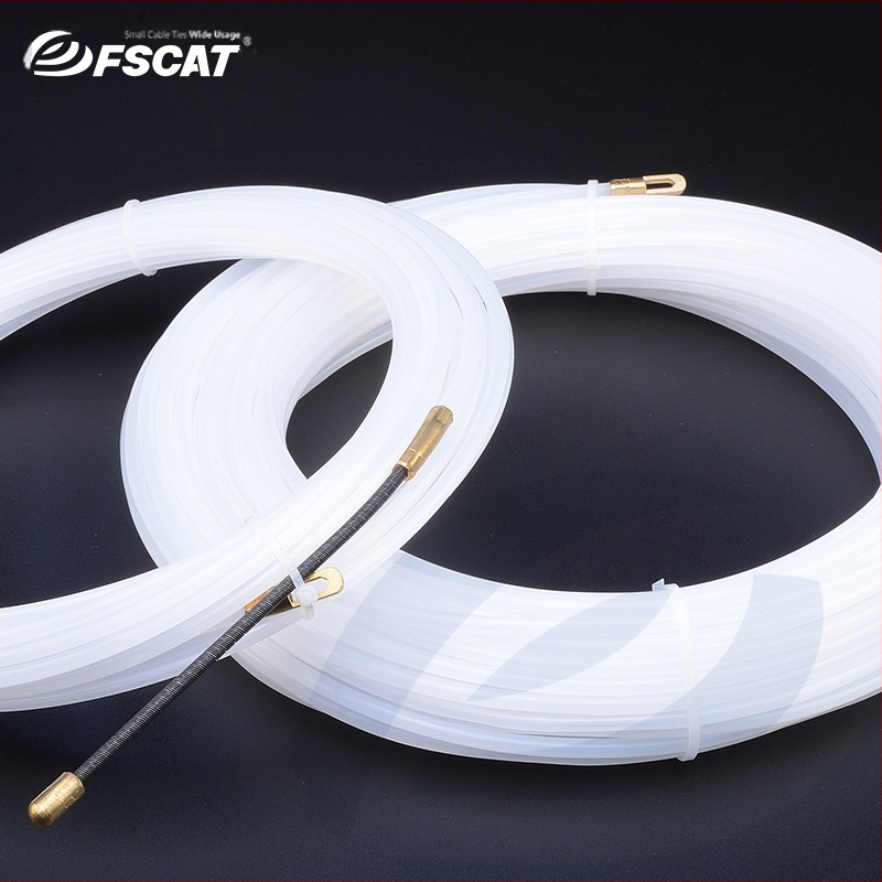 Najlonska vodilica za prolaz kablova kroz zid za elektroinstalacije — Terence, Zhejiang