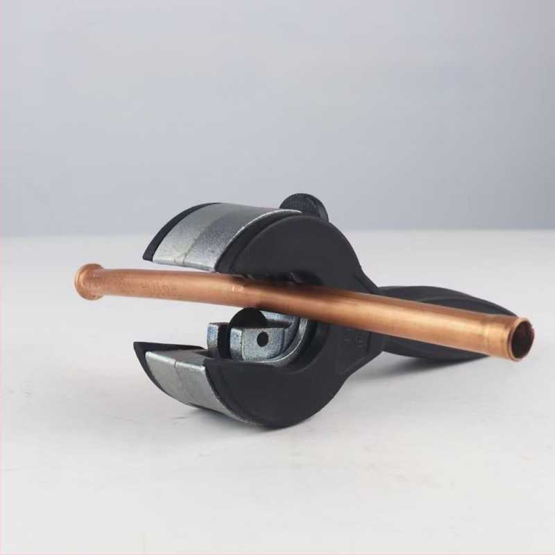 Малък тръбен резач с лостов механизъм, неръждаема стомана, за медни и алуминиеви тръби, диаметър на рязане 8-29 мм