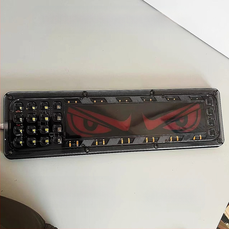 Οπίσθιο φανάρι φορτηγού – Lion Dance Eye, 12–24V, καθολικό για φορτηγά και ρυμουλκούμενα, ζωή 10.000 ωρών