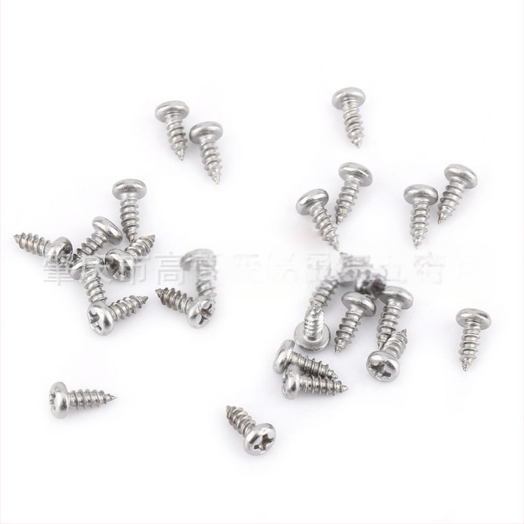 800 броя в кутия: Самонарезни винтове с пан глава, 304 неръждаема стомана, никелирана повърхност, клас 4.8