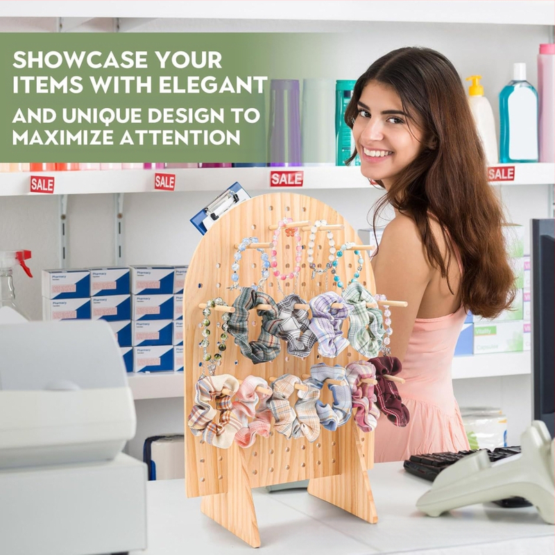 Fából készült kiállító állvány szegpanellel, modern minimalist stílus