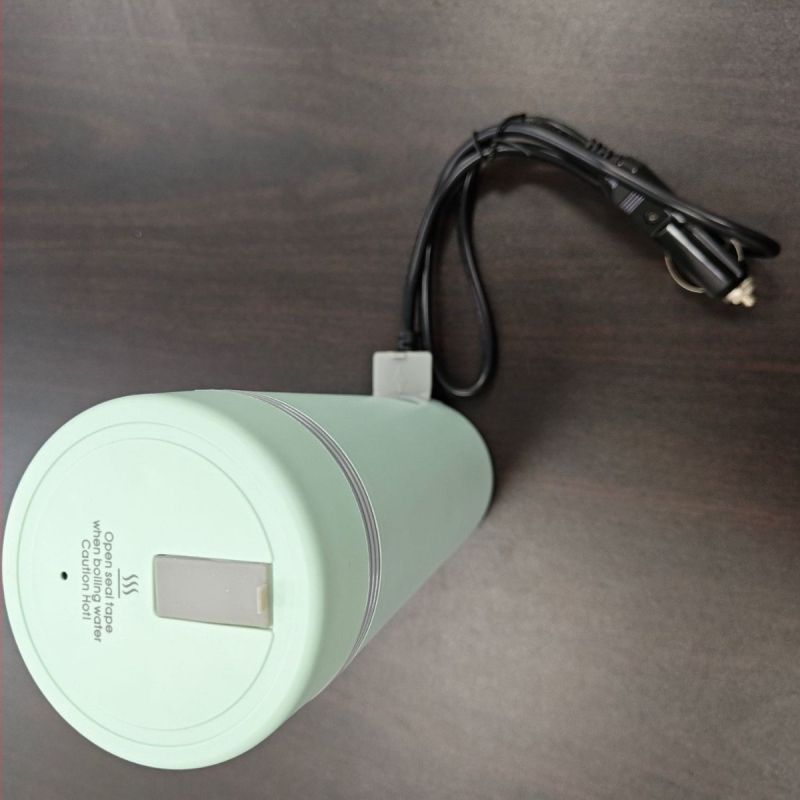 Ceașcă electrică de apă pentru autovehicule, 12V, temperatură reglabilă, capacitate sub 1 L, putere sub 1000W, încălzire prin șasiu