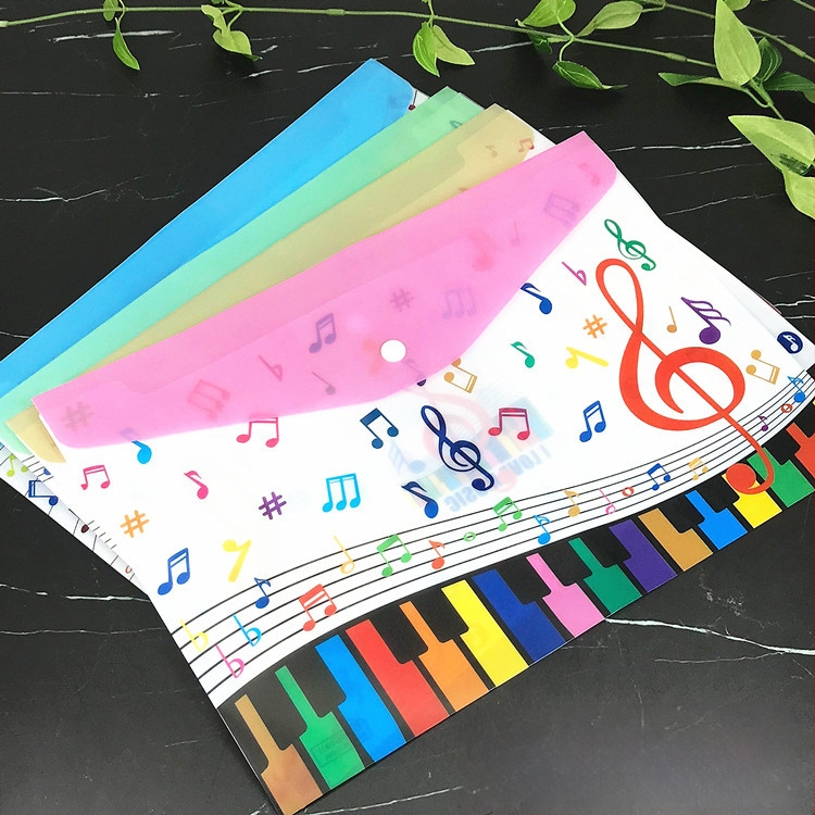 A4 чанта за документи с пианообразна форма, музикална тема, сладък карикатурен стил; Xinchuang, материал 001, стил бутонен, стилизация карикатура
