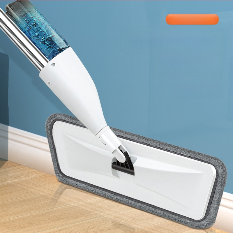 Plokščiomis šluotos mopas su vandens purškimu, superfinio pluošto galvutė, nerūdijančio plieno kotas, teleskopinis ilgis 121 cm, ritinėlis išspaudimo mechanizmas, apkrova 15 kg
