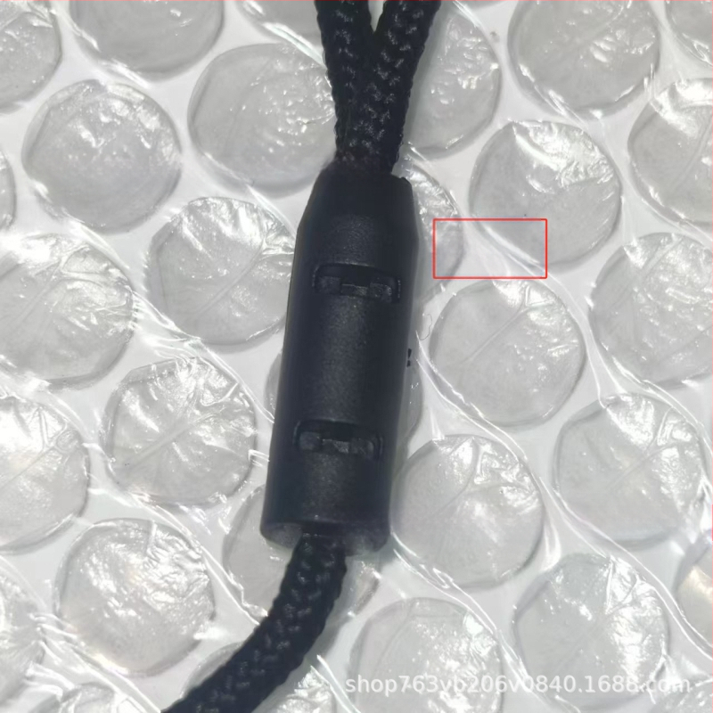 Minimalistička unutarnja dekoracija automobila — ekološki prihvatljiv, bez mirisa materijal; dizajn kugličnog užeta za pretinac prtljažnika