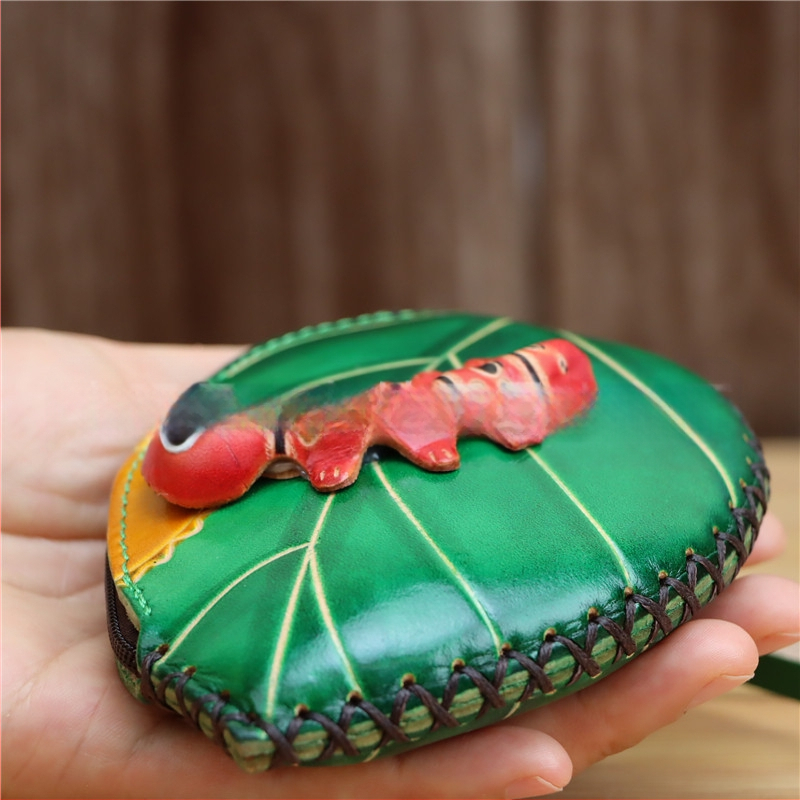 Монетник от първокласна телешка кожа с мотив листна гъсеница, флорален принт, цип, унисекс