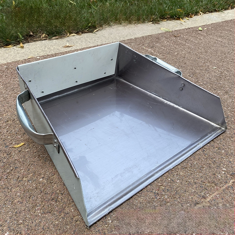 Dustpan – dzelzs plāksne, Long River zīmols, 1,6 kg, iepakojumā 10 gab., 2017. gada pavasara izlaišana