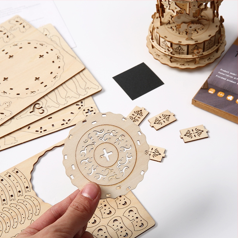 Medinė 3D dėlionė - edukacinis surinkimo žaislas, DIY karuselė, vaikams 7-14 metų