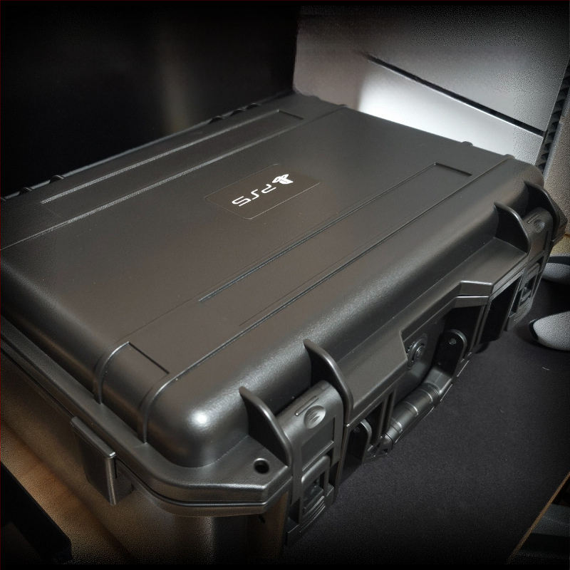 PS5 Slim кутия за съхранение, ABS+EVA материал, инжекционно формована, съвместима с PS5 Slim конзола, тегло 3.6 кг, включва 1 кутия за съхранение