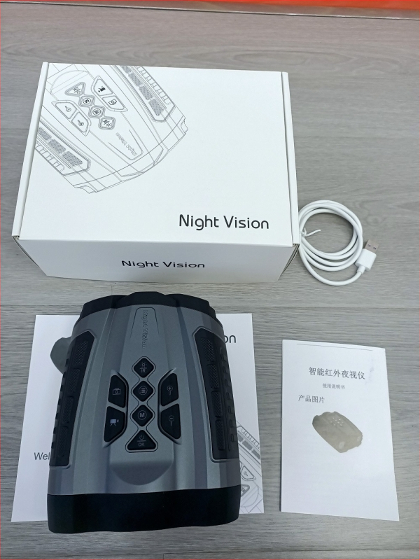 Infraraudonųjų naktinio matymo binoklis paukščių stebėjimui, 8× priartinimas, 12 cm objektyvo skersmuo, 150–300 m matymo diapazonas, 3,0 colių LCD, svoris 609 g