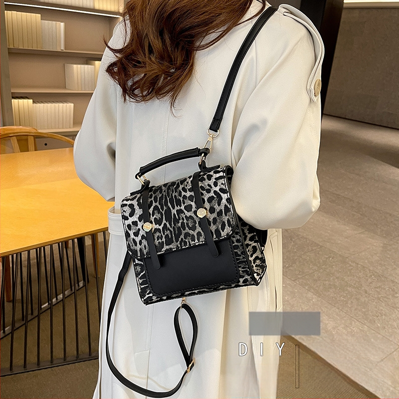 Кембридж стил чанта за рамо от PU, без подплата, затваряне с капак, две дръжки за рамо, подходяща за ежедневна употреба