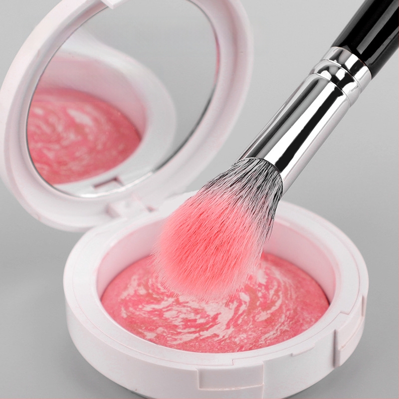 Πινέλο μακιγιάζ για ρουζ και κονσίλερ, γωνιακή κεφαλή, τρίχες από φυσική ζωική τρίχα, ξύλινη λαβή, 1 τεμάχιο