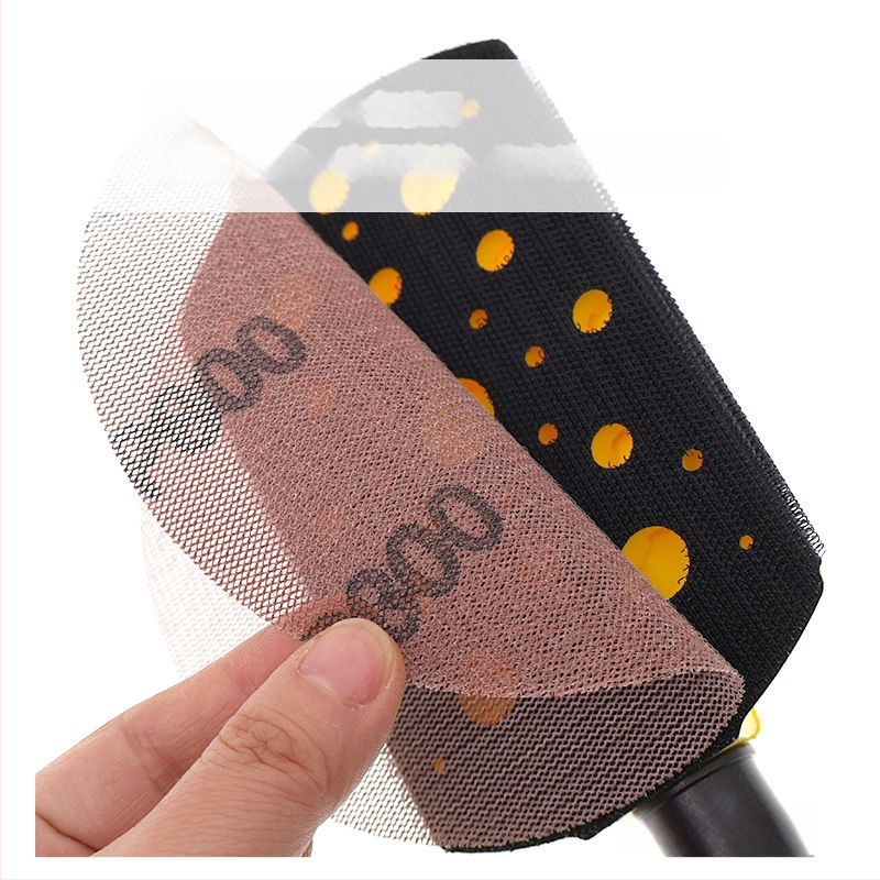 Rokas slīpēšanas disks ar putekļu savākšanu – PU+nylon hook‑and‑loop pamatne, cietība 55–60, pašlīmējošs