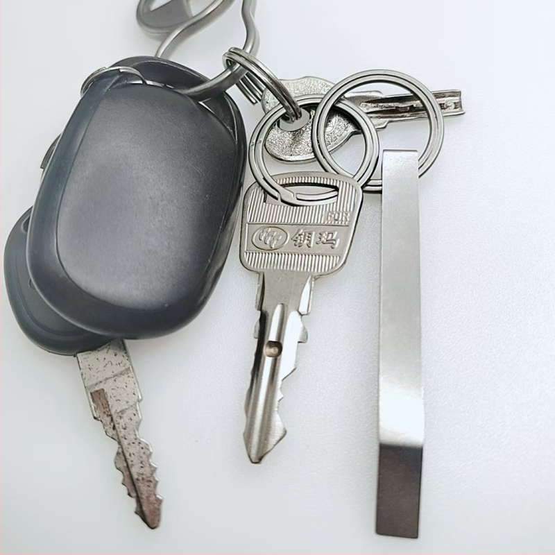 Nešiojamas sunkus crowbar – EDC įrankis pakabukui, titano lydinys