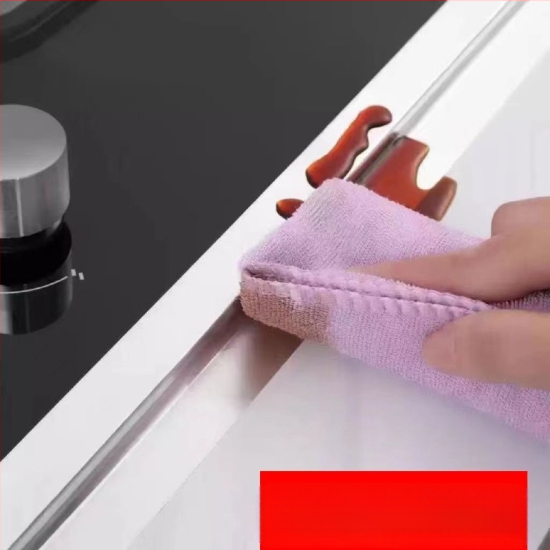 Virtuves alumīnija folijas lente, ūdensizturīga un eļļas izturīga, pretsēnīšu īpašības, augsta saķere, substrāts: alumīnija folija, biezums 0,07 mm, līme uz ūdens bāzes, ilgtermiņa temperatūras izturība 80°C, īslaicīga 120°C