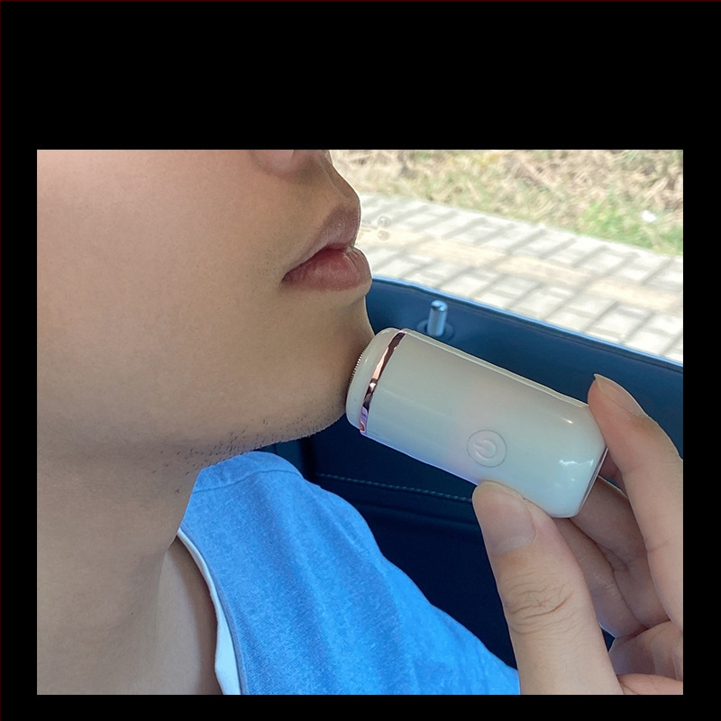 Mini elektriskā skuvekle vīriešiem ar griešanas galvu ar vairāk nekā 4 asmeņiem, iekšējā baterija 100-300 mAh, klusums <36 dB, uzlāde, darbības laiks >3 stundas