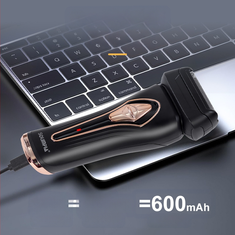  Električni brijač s recipročnom glavom i dvostrukim noževima; potpuno periv; LED zaslon; USB punjenje; trajanje baterije 1 sat.