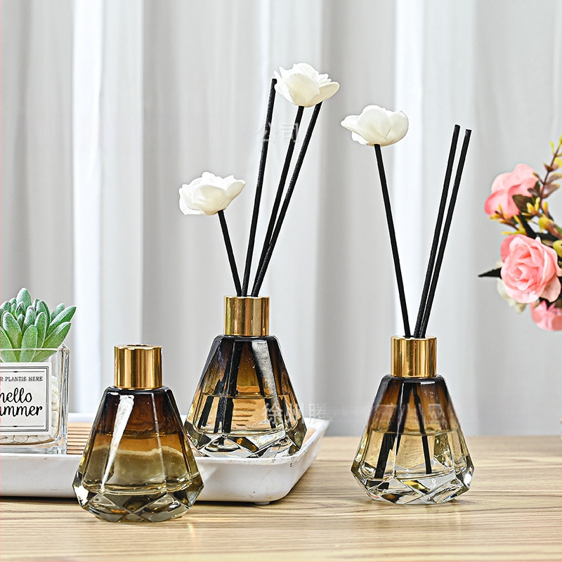 Stikla aromaterapijas pudelīte, bez uguns, caurspīdīgs gradienta apdare, zīmols Bofan, izcelsme Jiangsu, Ķīna, aromaterapijai.