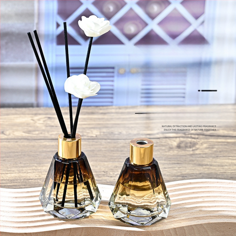 Stikla aromaterapijas pudelīte, bez uguns, caurspīdīgs gradienta apdare, zīmols Bofan, izcelsme Jiangsu, Ķīna, aromaterapijai.