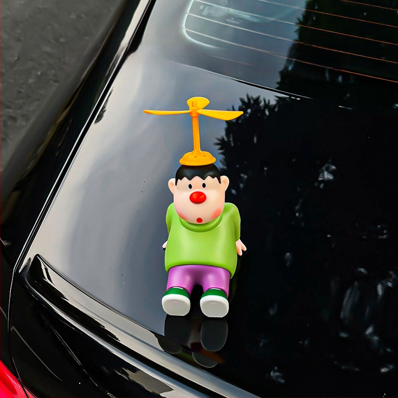 Plastinis automobilio vidaus ornamentas, cartoon stiliaus, su streso malšinimo funkcija