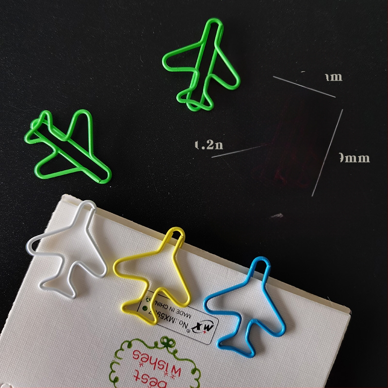 Boeing lėktuvo formos popieriaus segtukai, dėžutėje 30 vnt, metalas ir plastikas, modelis ZJ33