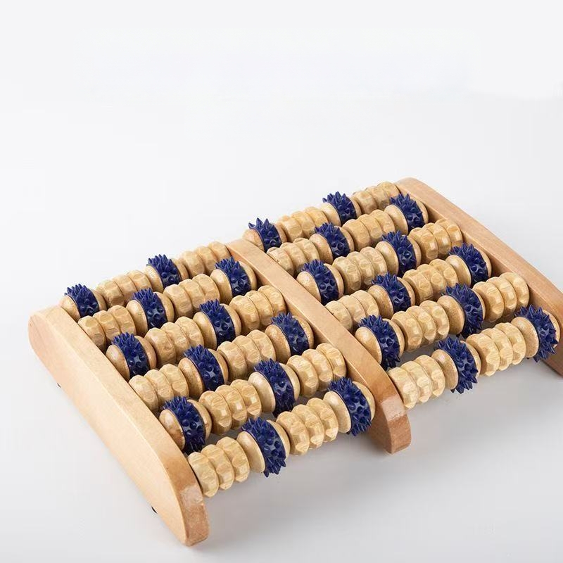 Šesteroredni masažer od čvrstog drveta za stopala i listove, s valjkom za točke na podnožju